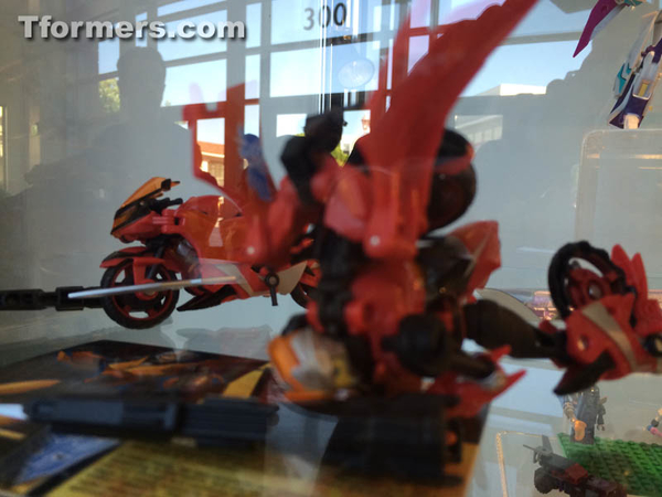 BotCon 2014 Exclusives Previes Alpha Trion More  (18 of 93)